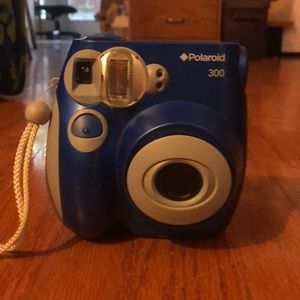 Polaroid Instant Camera PIC-300